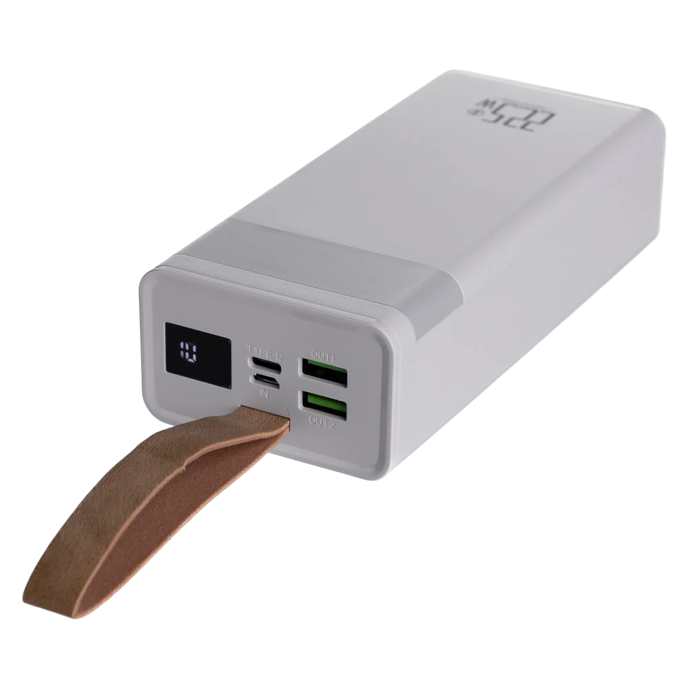 Цифровий дисплей і роз’єми Type-C, Micro-USB та USB-A павербанка Levino N-50